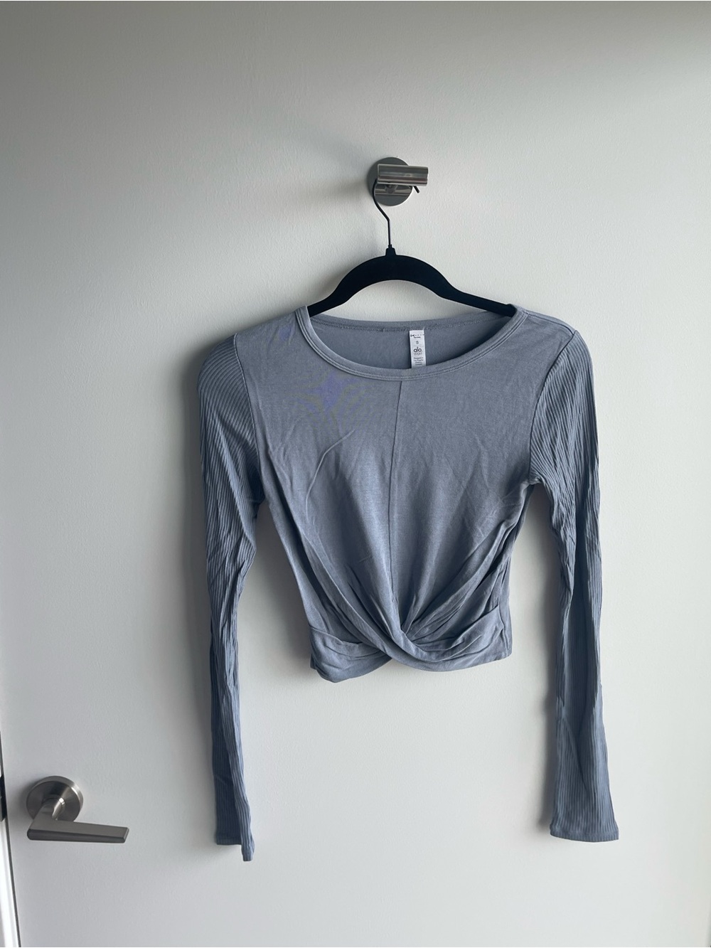 ALO Long-Sleeve Twist Front Top in Light Blue/Grey